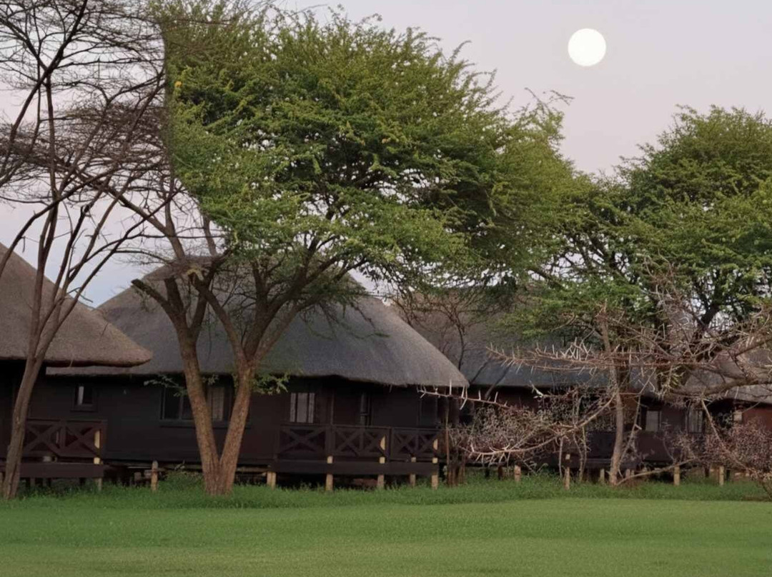 Chobe Lesoma Chalets Hotel