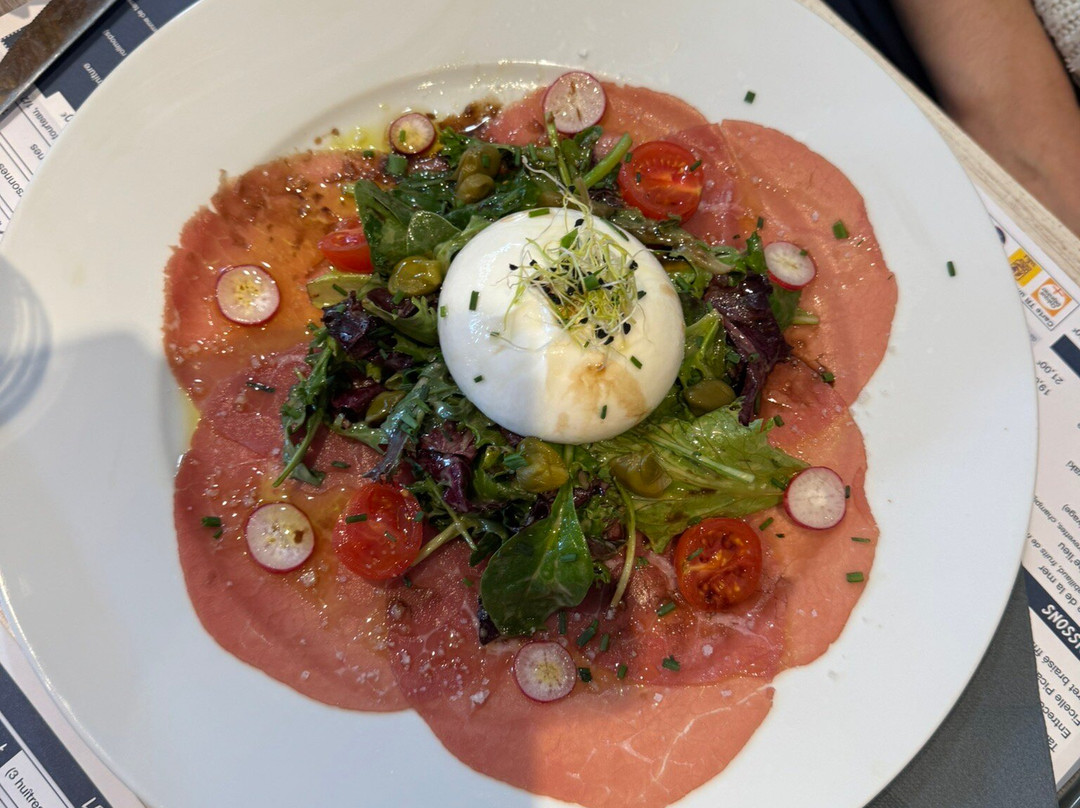 黎塞留酒店主图