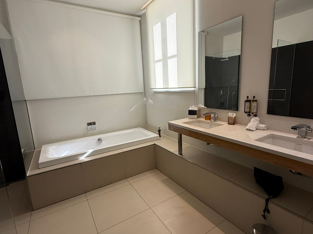 枫丹白露卡沃耶酒店主图