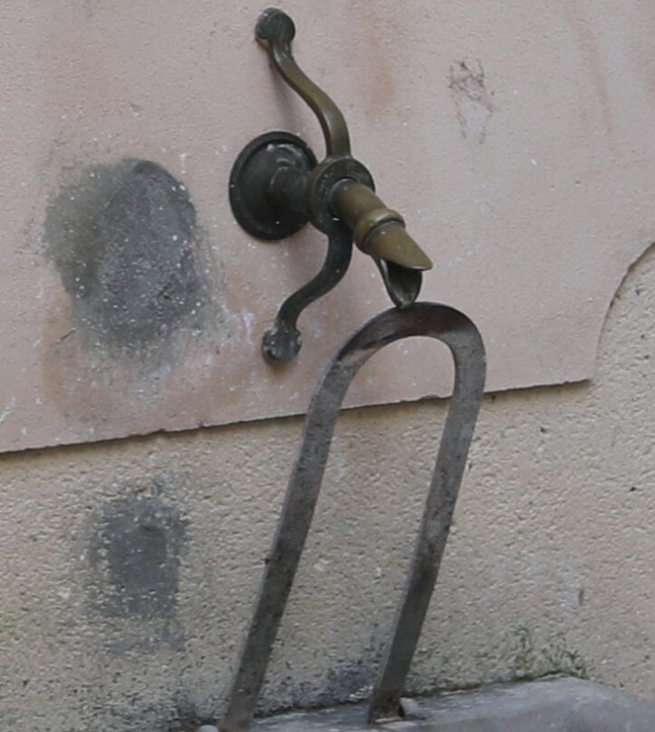 La Fontaine rue des Vieilles Boucheries-多勒必去景点