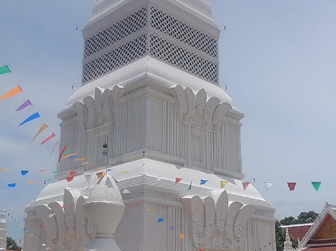 Phra That Tha Uthen-他吁廷必去景点