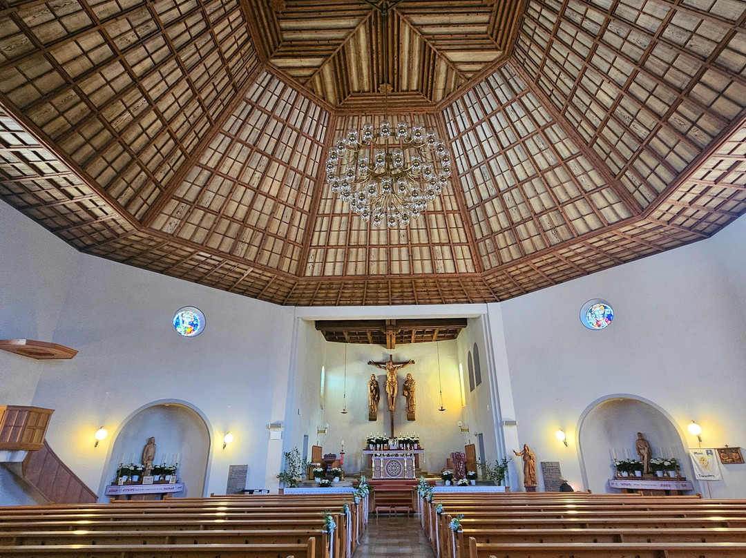 Pfarrkirche St. Josef-特里森贝格必去景点