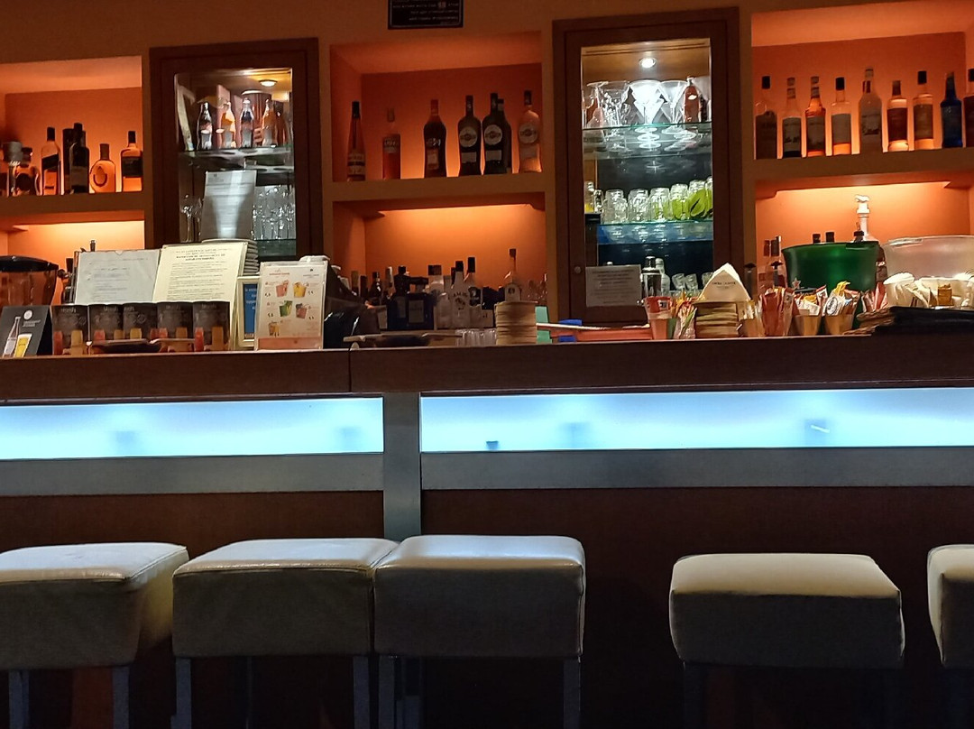 塞萨洛尼基大使酒店主图