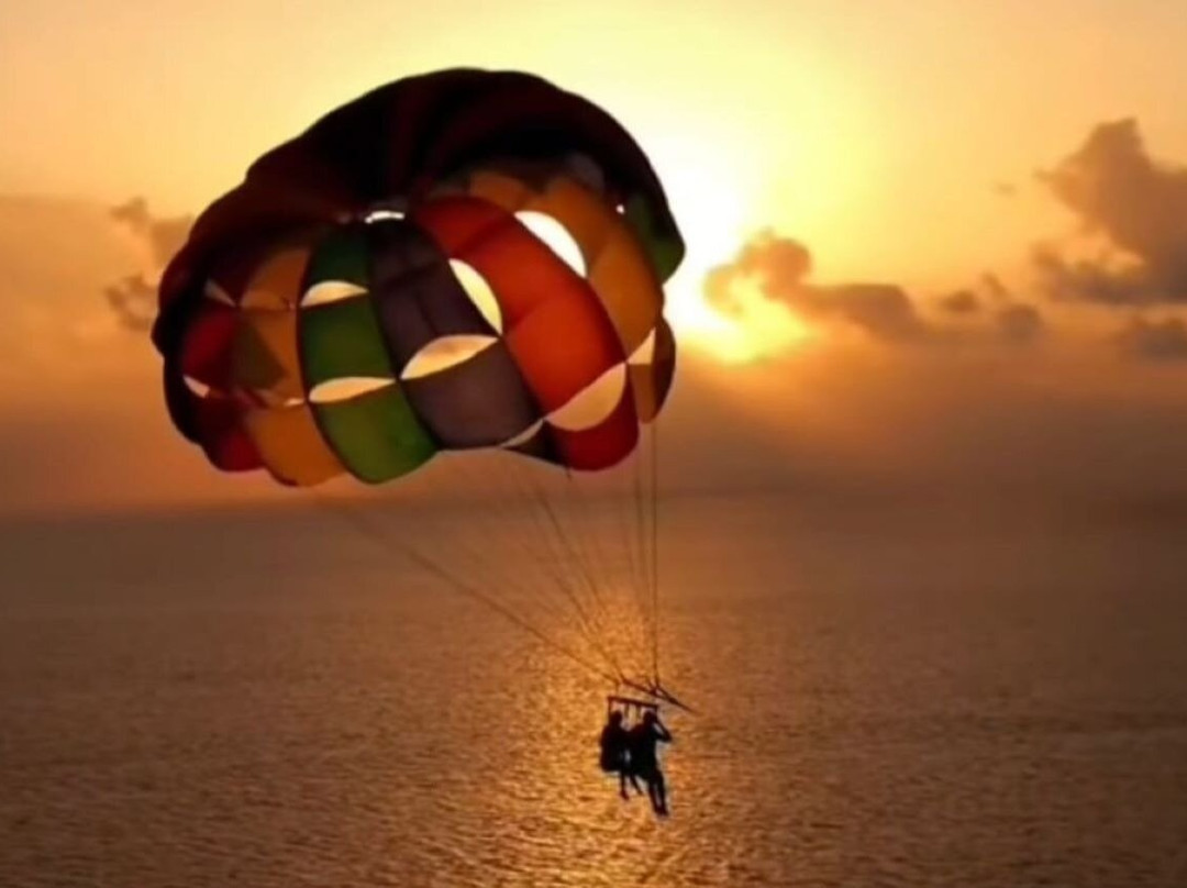 Calipso Experience Parasailing & Boat