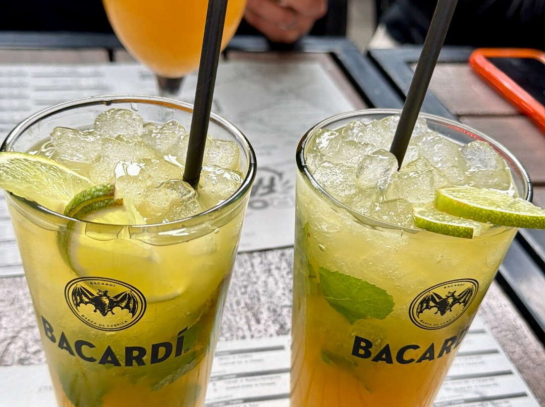 Roatan Bar
