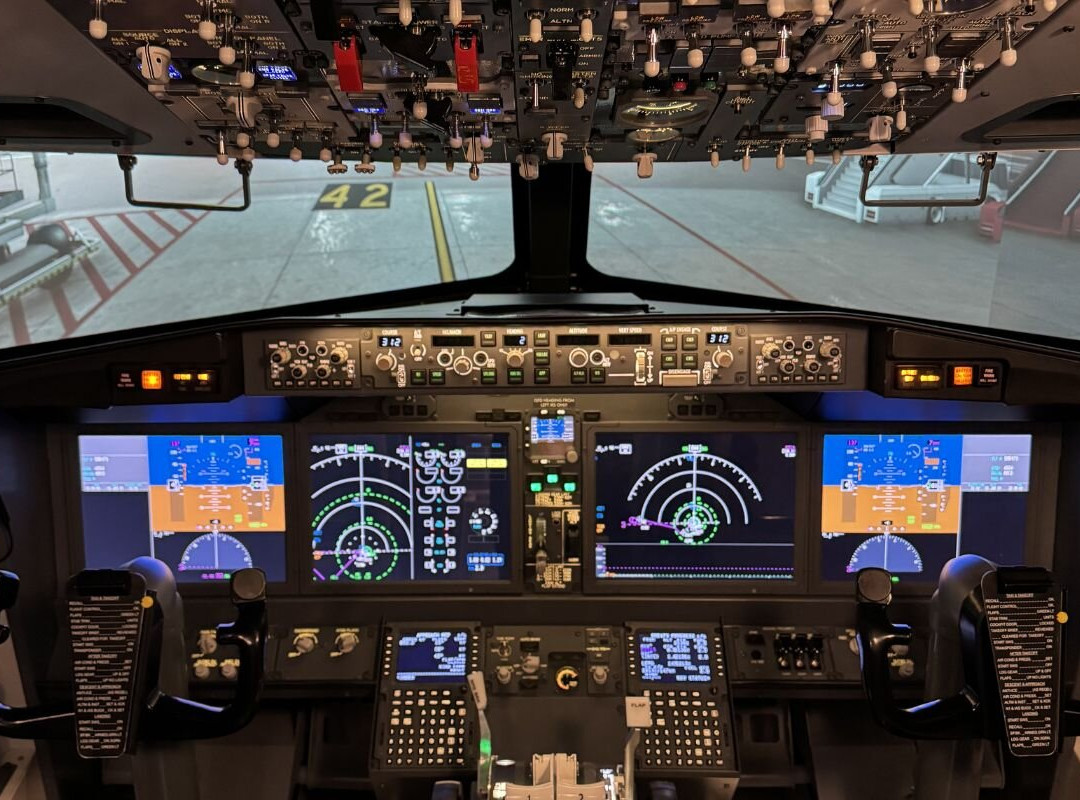 Simair - Flight Simulation Center-华沙必去景点
