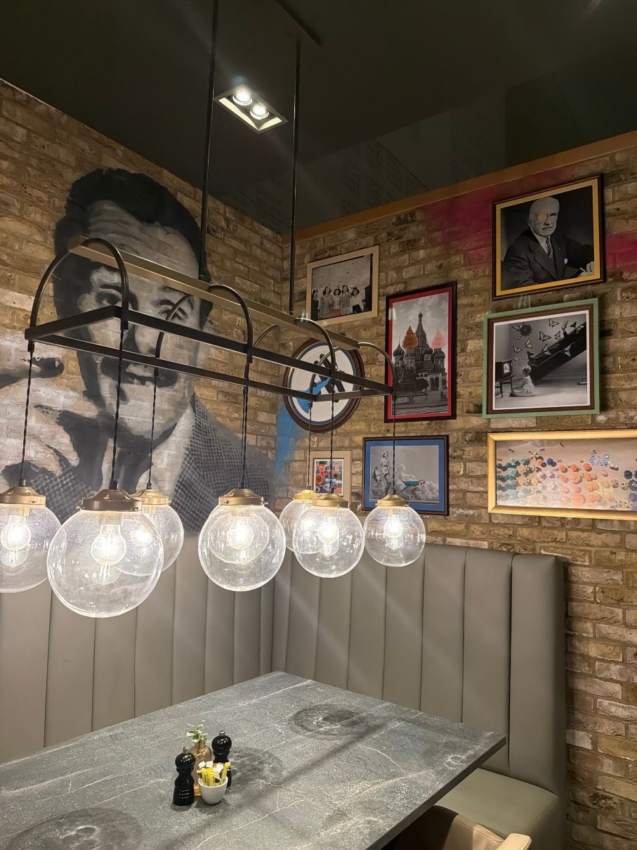 丽笙蓝标酒店-伦敦斯坦斯特德机场-旅行者