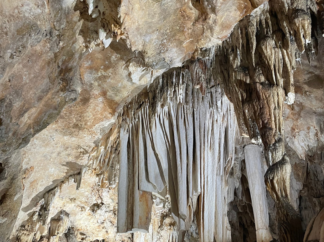Grotte de Limousis-Limousis必去景点