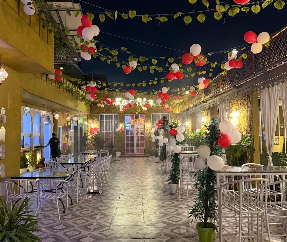 Kaafila Rooftop Club & Lounge