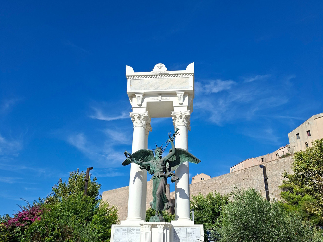 Monument aux Morts-卡尔维必去景点