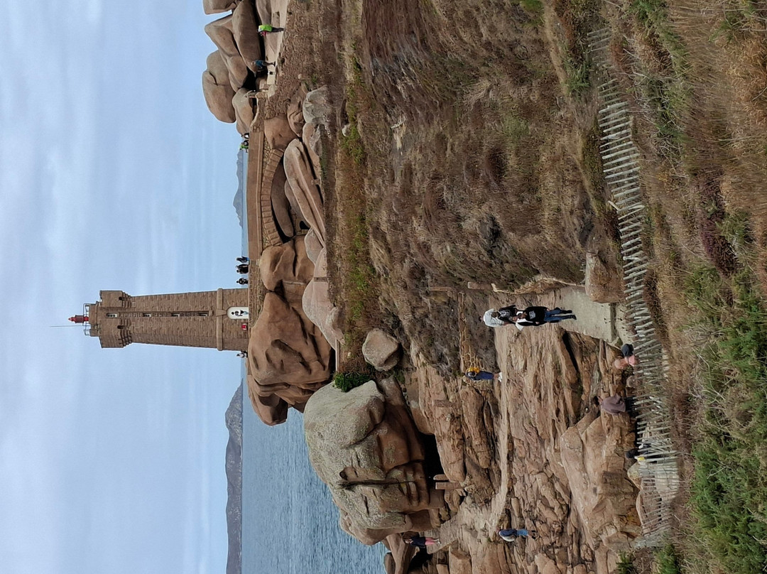 Ploumanac'h LIghthouse-Ploumanac'h必去景点