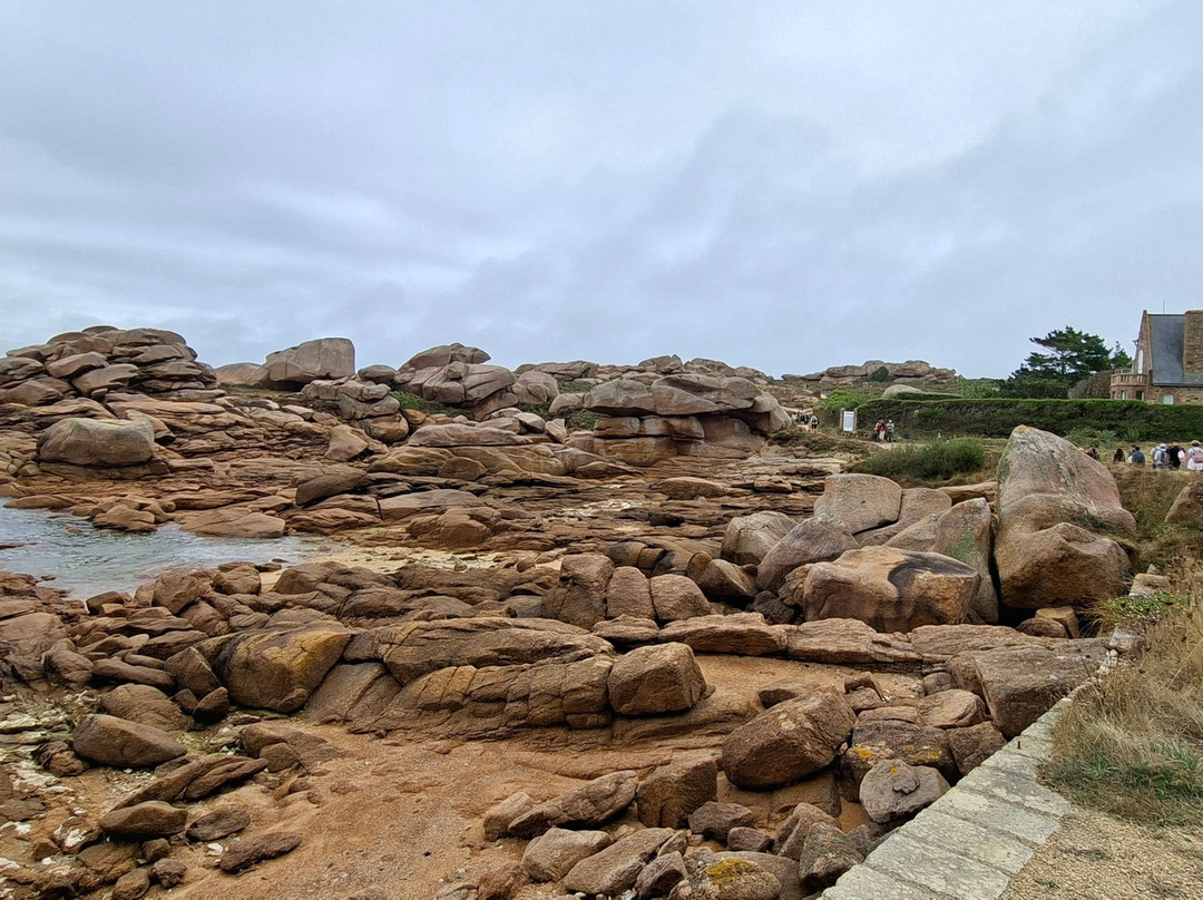 Ploumanac'h LIghthouse-Ploumanac'h必去景点