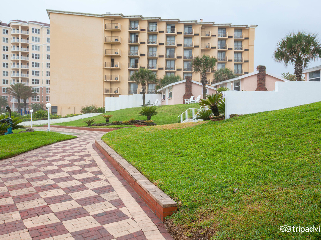 Shoreline All Suites Inn & Cabana Colony Cottages