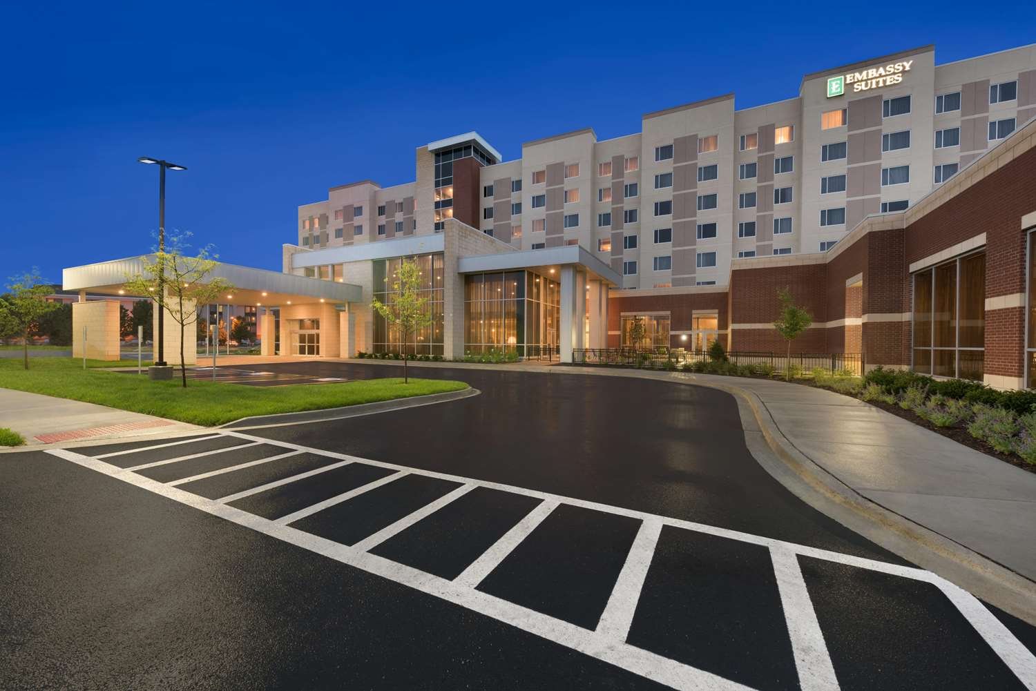 Embassy Suites by Hilton Chicago Naperville-官方
