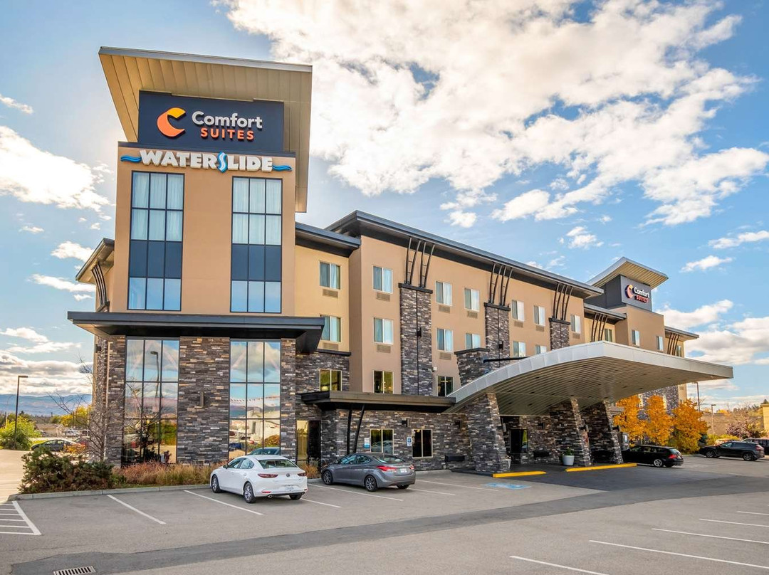 基洛纳舒适套房酒店主图