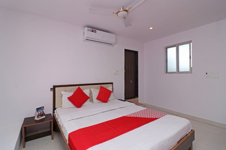 OYO 29097 Hotel Sudama