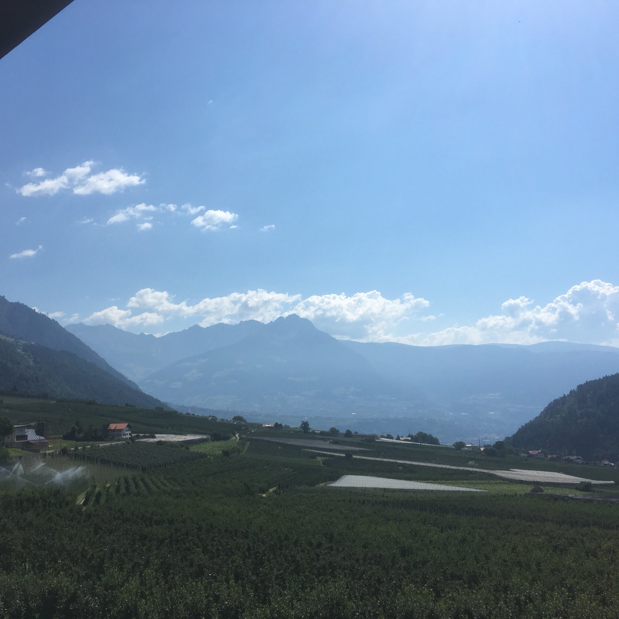 Garni Meranblick-官方