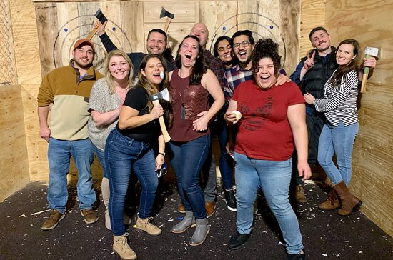 Splitting Edge Axe Throwing-Malvern必去景点