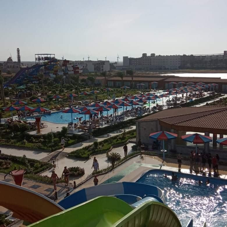 节庆花园度假酒店主图