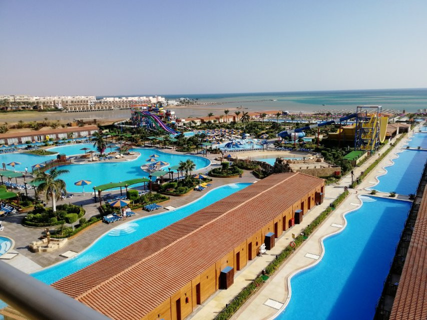 节庆花园度假酒店主图