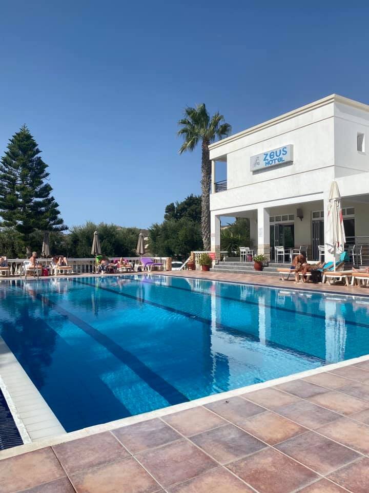 Zeus Hotel-泳池