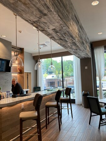 Hampton Inn & Suites Raleigh Midtown主图