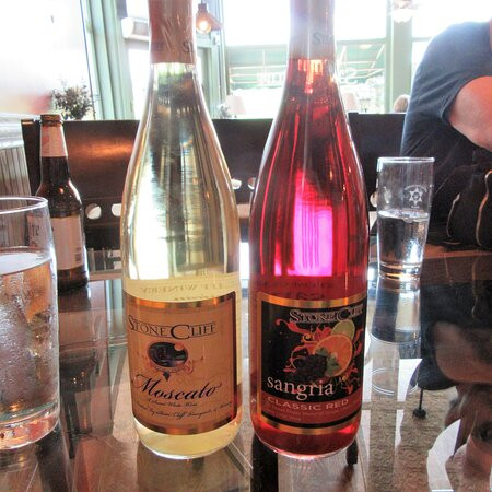 Stone Cliff Winery-迪比克必去景点