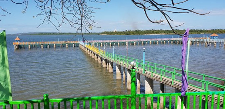 哈格纳亚海滩度假餐厅酒店主图