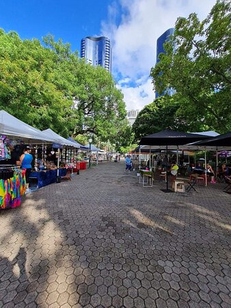 Riverside at the Gardens Market景点图片