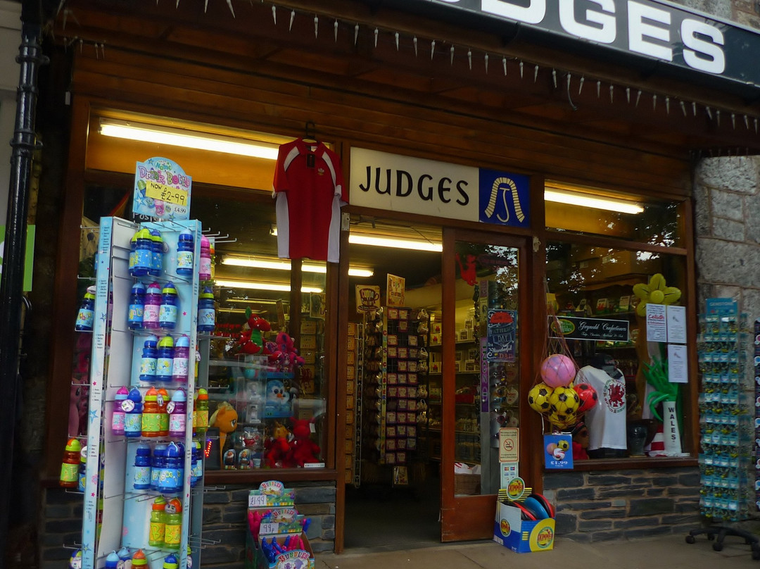 Capel Garmon旅游景点-Judges