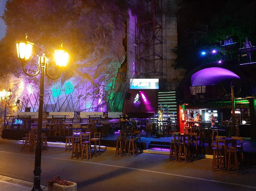 Plan B pub-乌尔齐尼必去景点