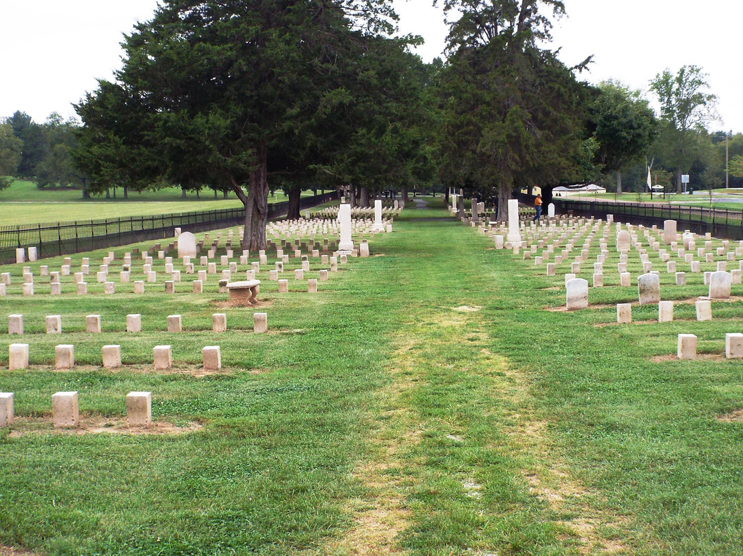 McGavock Confederate Cemetery景点图片