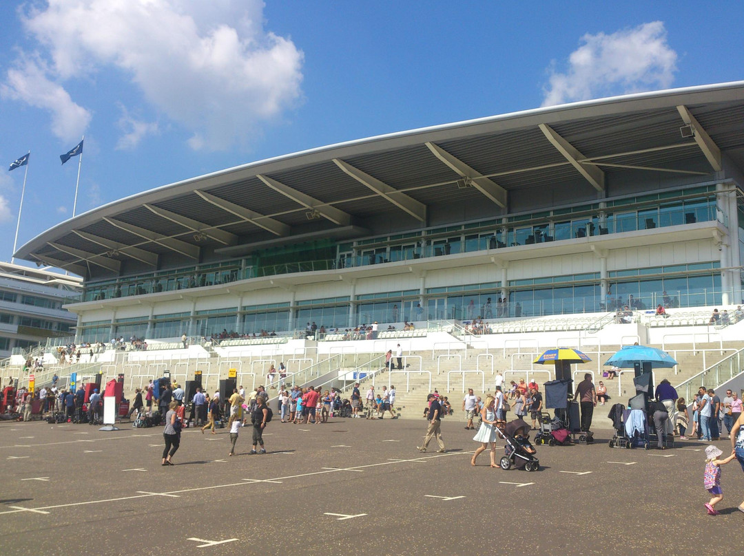Epsom Downs Racecourse景点图片
