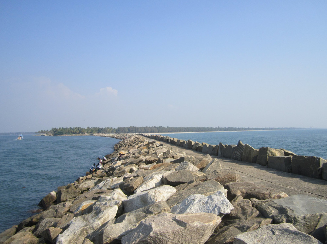 Thirumullavaram Beach景点图片