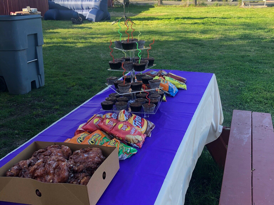 Skylark Shores Resort主图