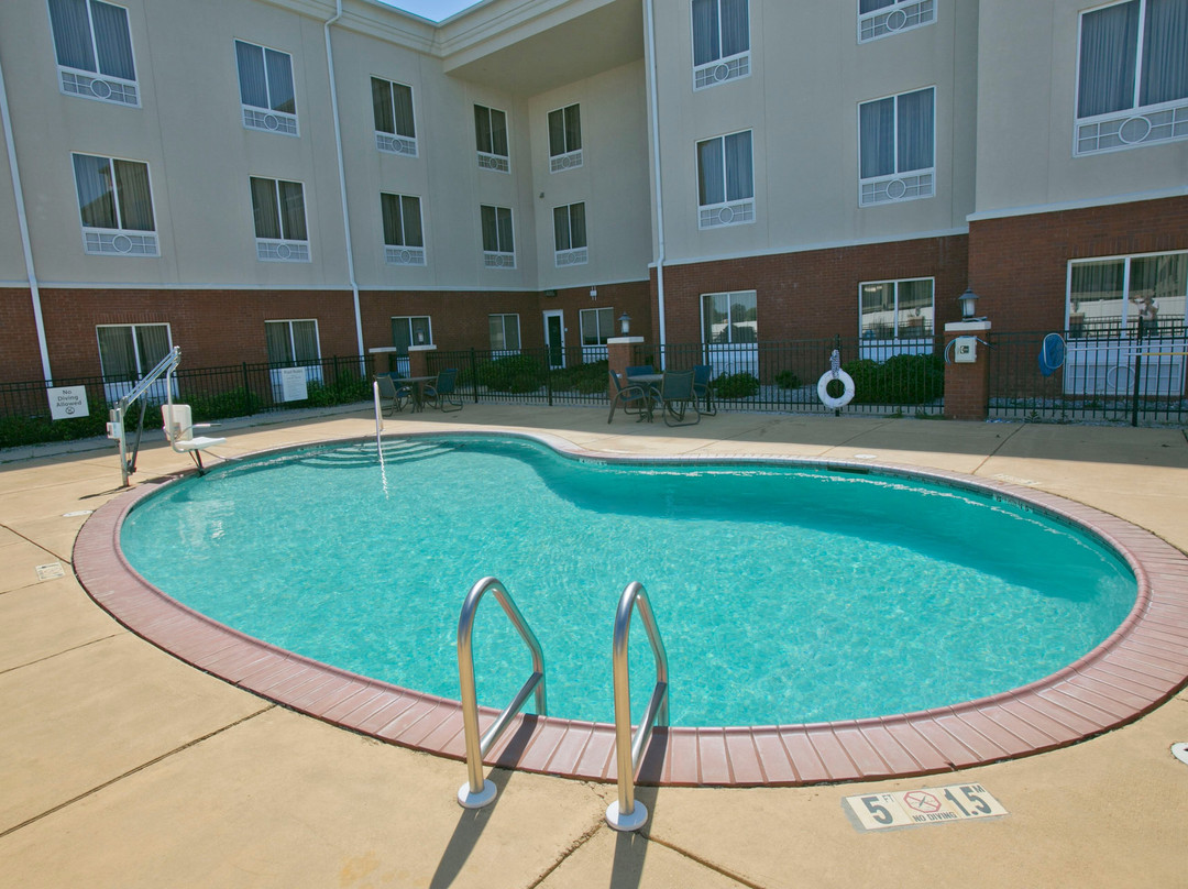 Holiday Inn Express & Suites Brookhaven By IHG主图