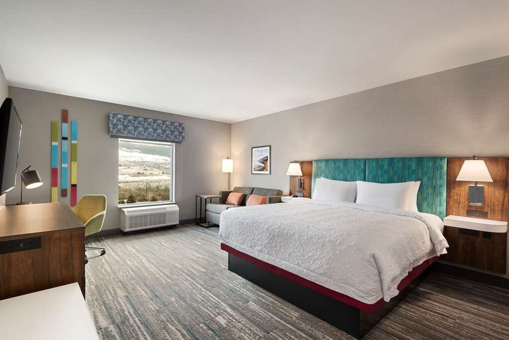 Hampton Inn & Suites By Hilton Kelowna Airport Bc主图