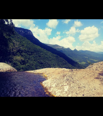 Cascata da Pedra Branca-Tres Forquilhas必去景点