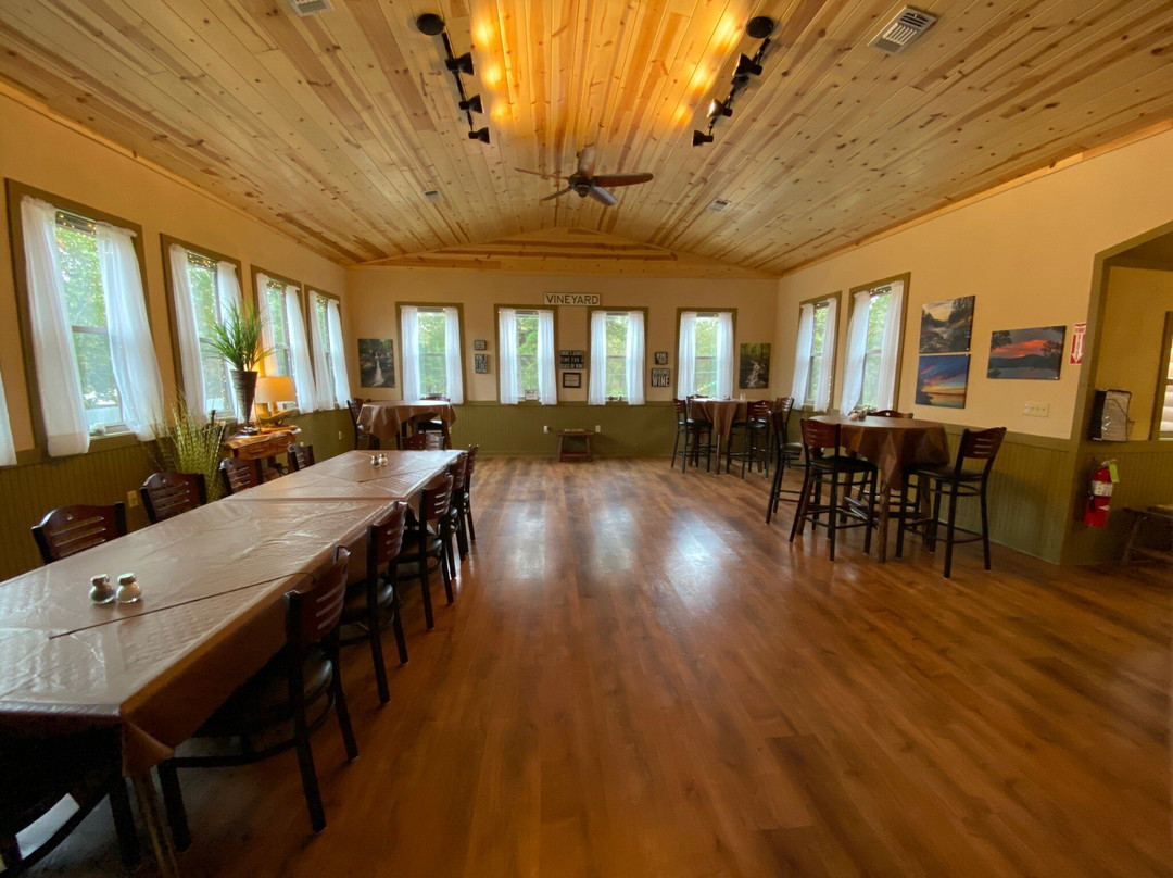 Fish Tales Winery & Bistro-Broken Bow必去景点