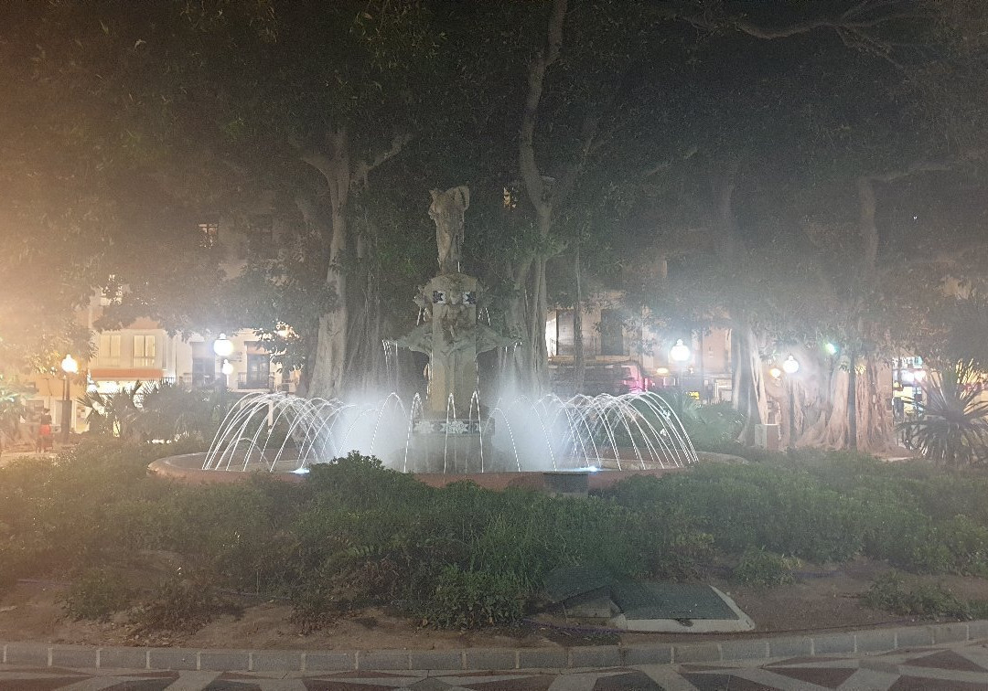 Plaça De Gabriel Miró景点图片