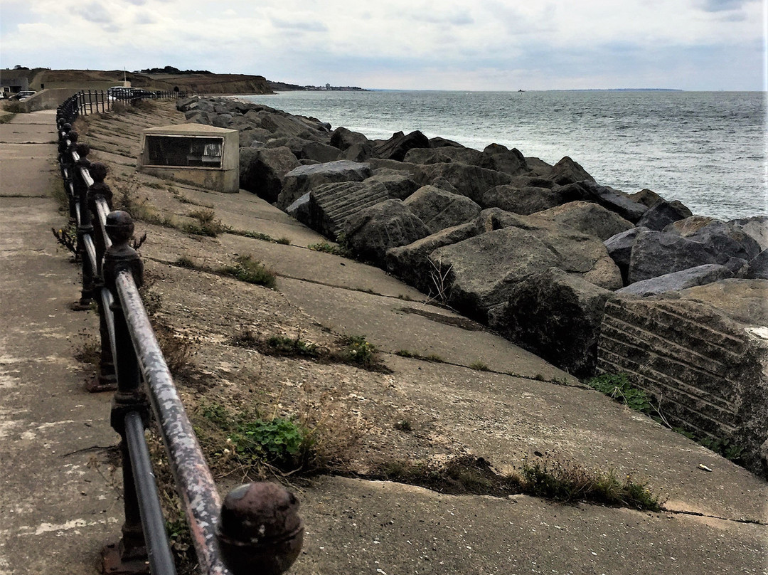 Reculver Beach景点图片
