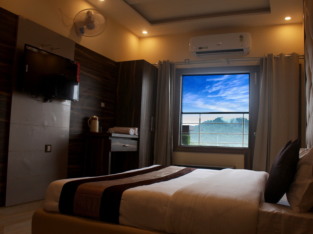 Hotel Ganga Heights主图