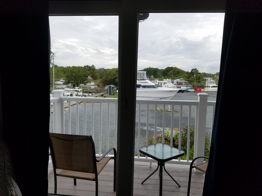 Knapp's Narrows Marina & Inn主图