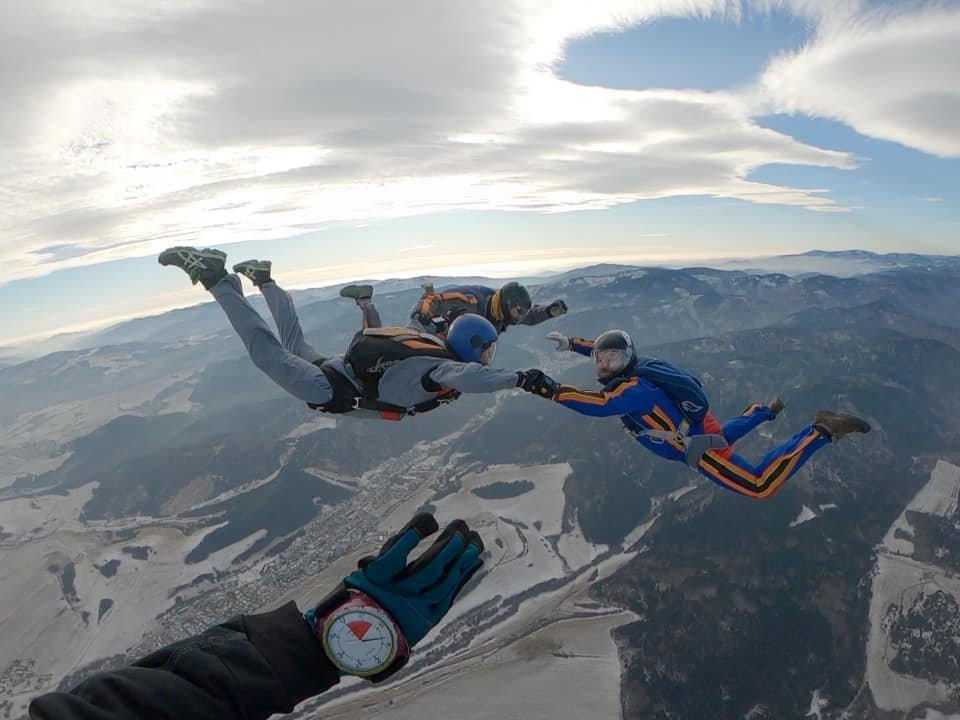 Compact Skydive & Flying-斯皮什新村必去景点