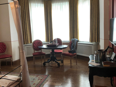 奥尔菲酒店 - 大屋主图