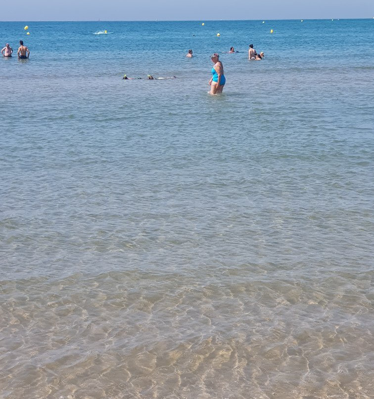 Playa de Adarró-比利亚努埃瓦－赫尔特鲁必去景点