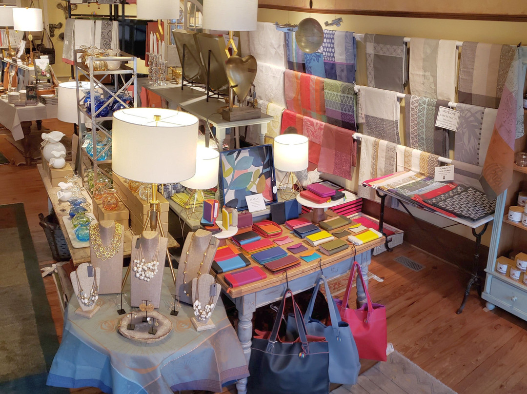 R.H. Ballard Shop & Gallery景点图片