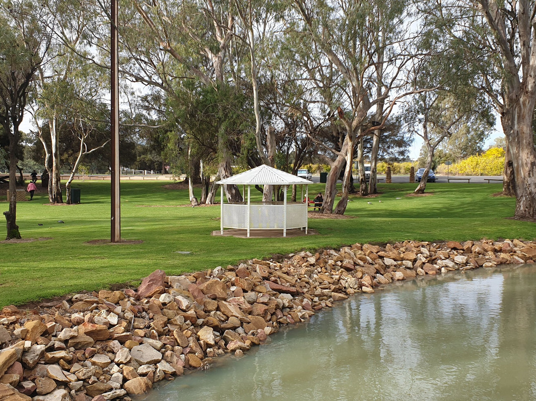 Bert Dix Memorial Park-Paringa必去景点