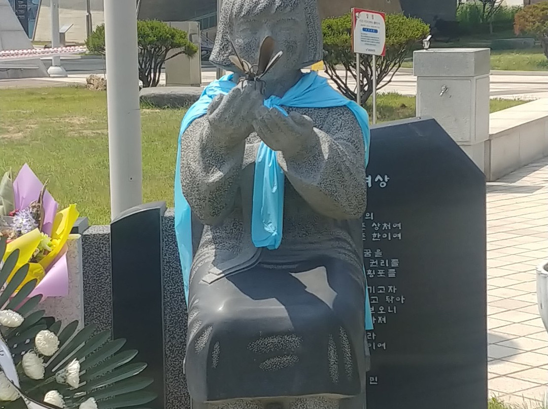 Statue of Peace-保宁市必去景点