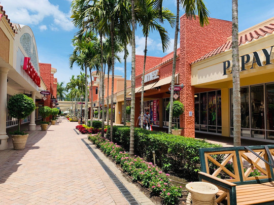 Miromar Outlets-埃斯特罗必去景点